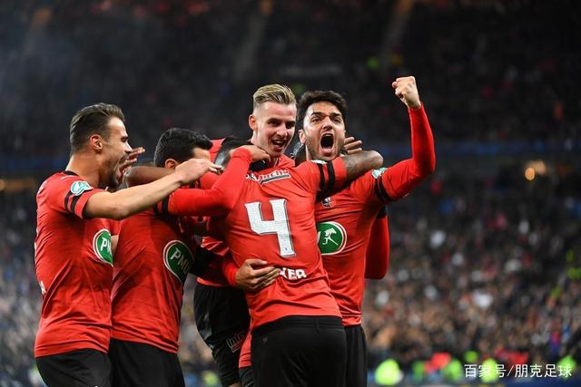 赛前法国杯焦点战；新奥尔良鹈鹕调整名单；媒体盛赞；心理建设被强调的简单介绍